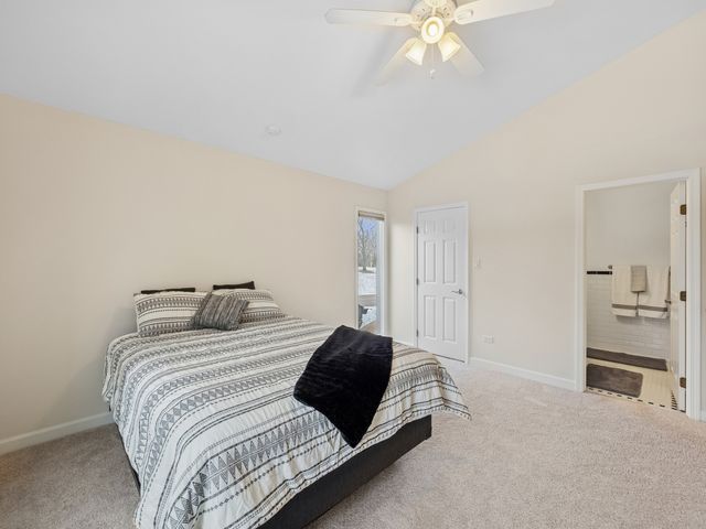 276 Old Barn Road 276-B, Barrington, IL 60010