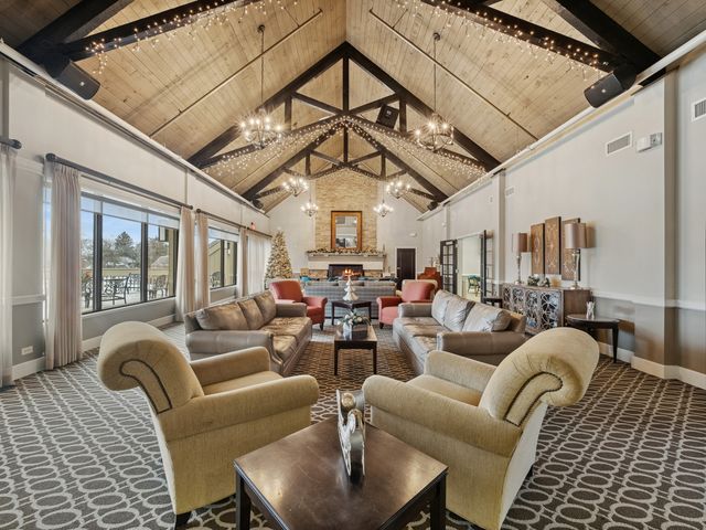 276 Old Barn Road 276-B, Barrington, IL 60010