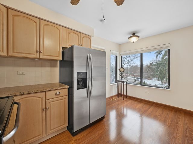 276 Old Barn Road 276-B, Barrington, IL 60010