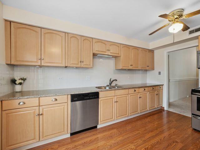 276 Old Barn Road 276-B, Barrington, IL 60010