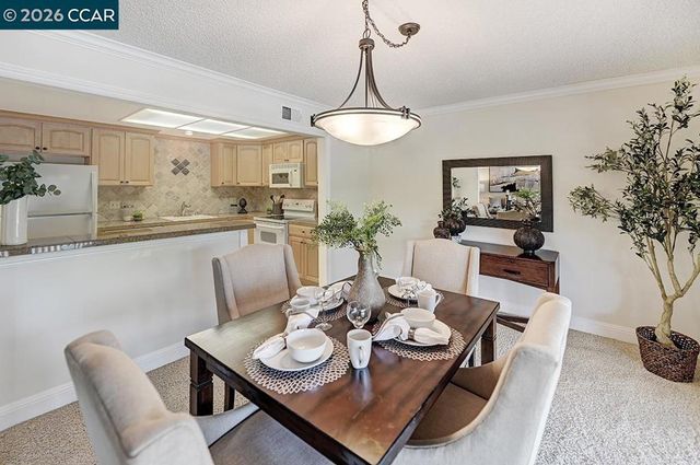 1332 Singingwood Ct 5, Walnut Creek, CA 94595
