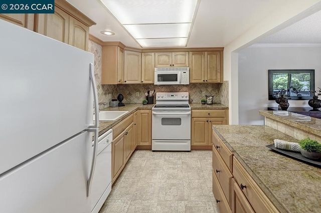 1332 Singingwood Ct 5, Walnut Creek, CA 94595