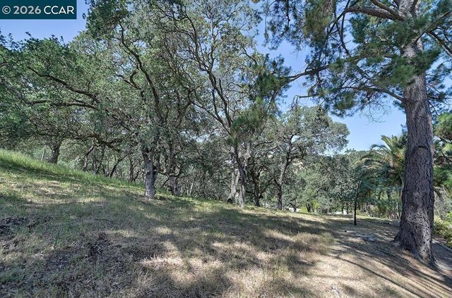 1332 Singingwood Ct 5, Walnut Creek, CA 94595
