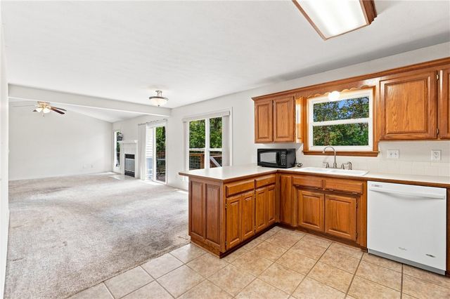 16 Twin Peak Drive, Holiday Island, AR 72631