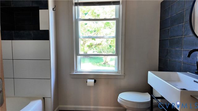 2401 Warwick Ave, Richmond, VA 23224