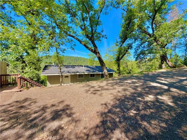 12137 Black Oak Drive, Loch Lomond, CA 95461
