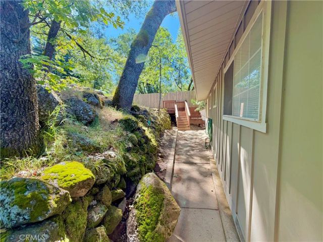 12137 Black Oak Drive, Loch Lomond, CA 95461
