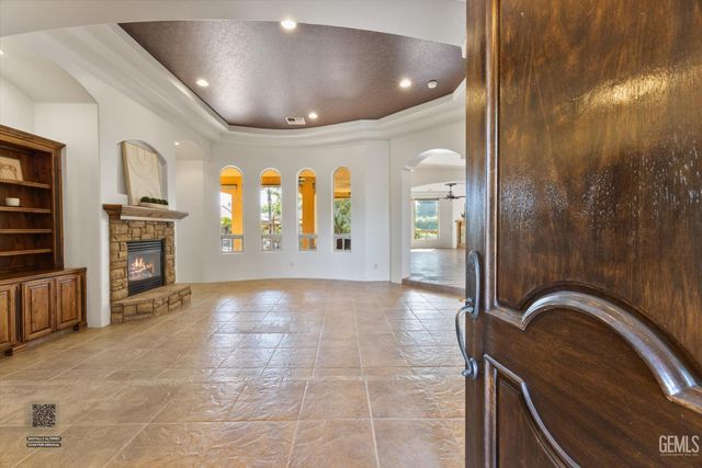 204 Somerford Court, Bakersfield, CA 93312