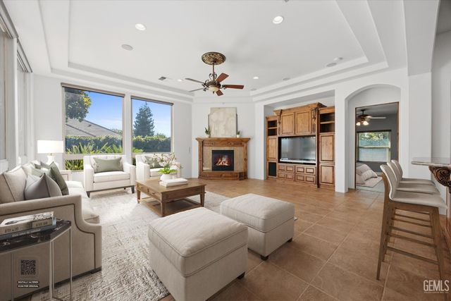 204 Somerford Court, Bakersfield, CA 93312