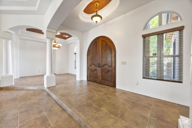 204 Somerford Court, Bakersfield, CA 93312