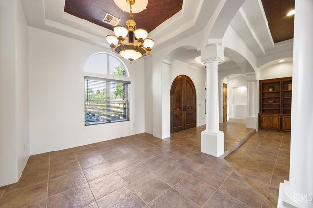 204 Somerford Court, Bakersfield, CA 93312