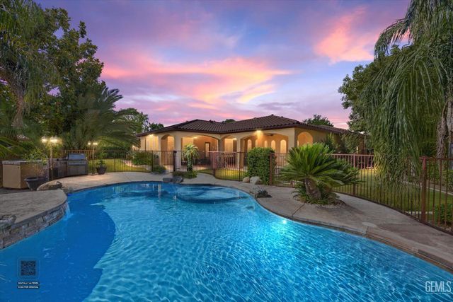 204 Somerford Court, Bakersfield, CA 93312