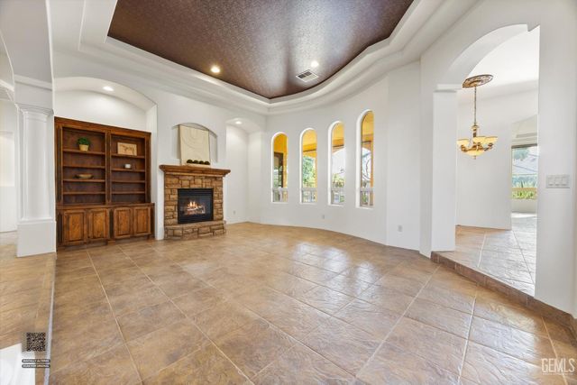 204 Somerford Court, Bakersfield, CA 93312