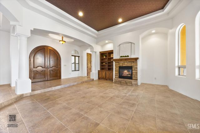 204 Somerford Court, Bakersfield, CA 93312