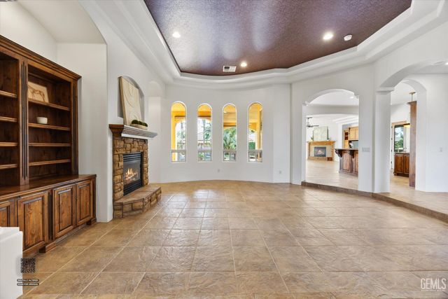 204 Somerford Court, Bakersfield, CA 93312