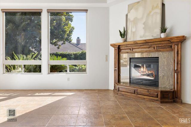 204 Somerford Court, Bakersfield, CA 93312