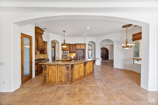 204 Somerford Court, Bakersfield, CA 93312