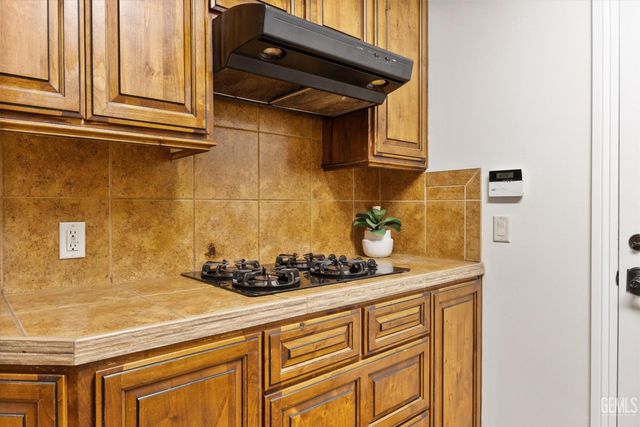 204 Somerford Court, Bakersfield, CA 93312