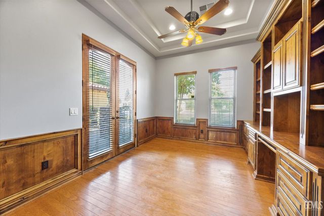 204 Somerford Court, Bakersfield, CA 93312