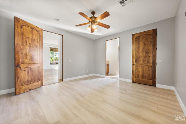 204 Somerford Court, Bakersfield, CA 93312