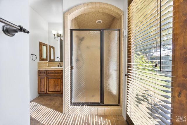204 Somerford Court, Bakersfield, CA 93312