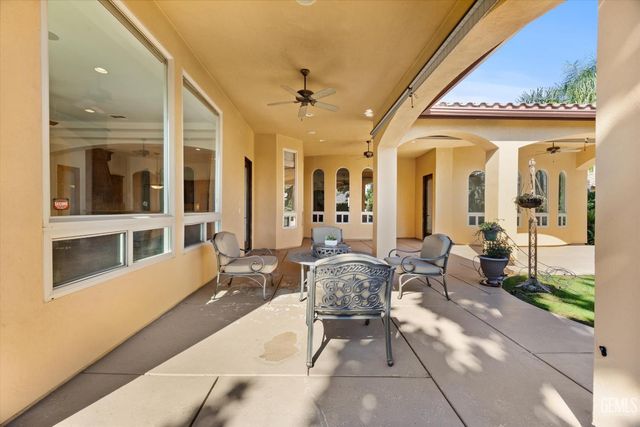 204 Somerford Court, Bakersfield, CA 93312