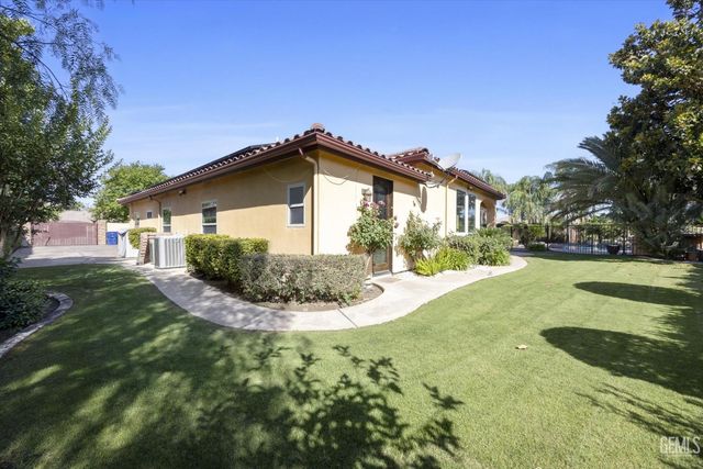 204 Somerford Court, Bakersfield, CA 93312