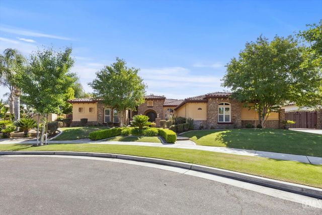 204 Somerford Court, Bakersfield, CA 93312