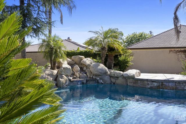 204 Somerford Court, Bakersfield, CA 93312