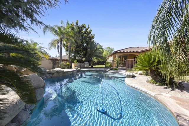 204 Somerford Court, Bakersfield, CA 93312