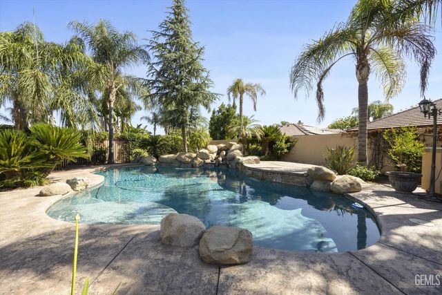 204 Somerford Court, Bakersfield, CA 93312
