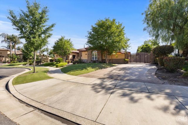 204 Somerford Court, Bakersfield, CA 93312