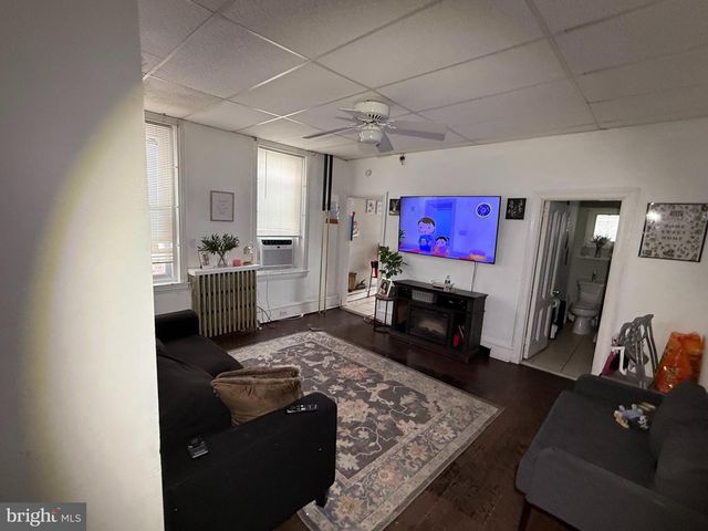 558 STANBRIDGE ST, Norristown, PA 19401