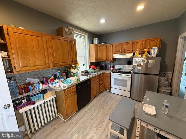 558 STANBRIDGE ST, Norristown, PA 19401