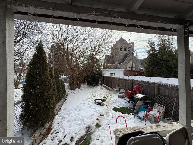 558 STANBRIDGE ST, Norristown, PA 19401