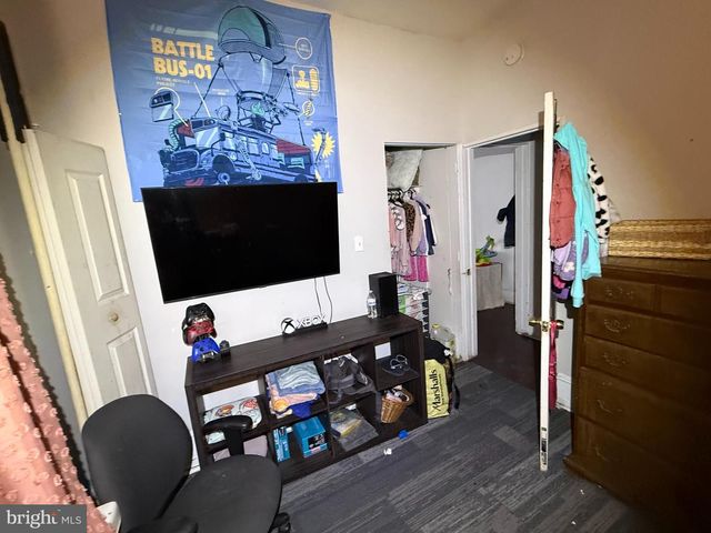 558 STANBRIDGE ST, Norristown, PA 19401