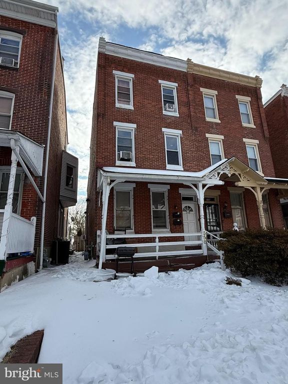 558 STANBRIDGE ST, Norristown, PA 19401