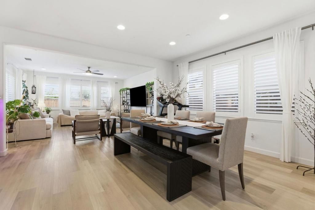 Image 11 of property listing at 1017 Ruby Way, Gilroy, CA 95020