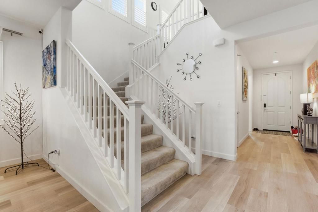 Image 20 of property listing at 1017 Ruby Way, Gilroy, CA 95020