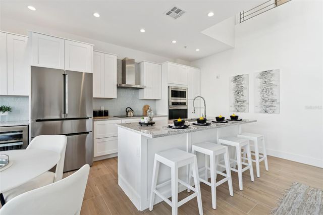 1343 4TH STREET 202, Sarasota, FL 34236