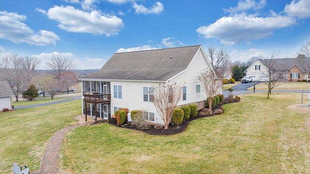 275 Chestnut Creek DR, Hardy, VA 24101