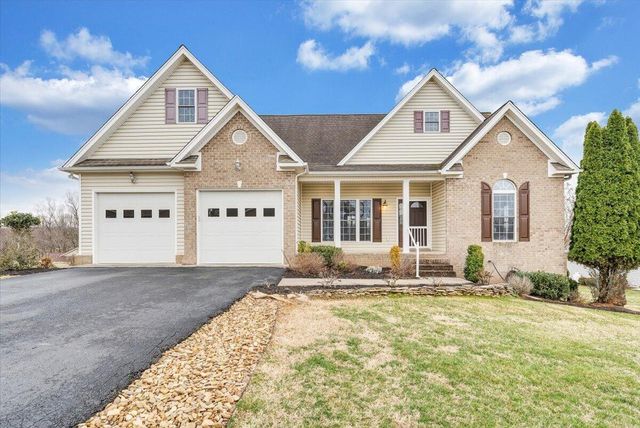 275 Chestnut Creek DR, Hardy, VA 24101