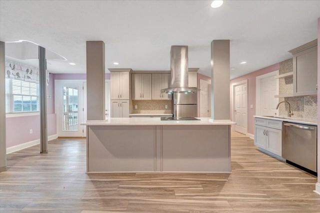 275 Chestnut Creek DR, Hardy, VA 24101