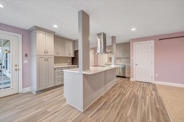 275 Chestnut Creek DR, Hardy, VA 24101