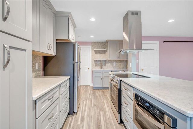 275 Chestnut Creek DR, Hardy, VA 24101