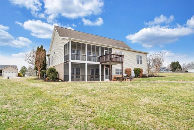 275 Chestnut Creek DR, Hardy, VA 24101