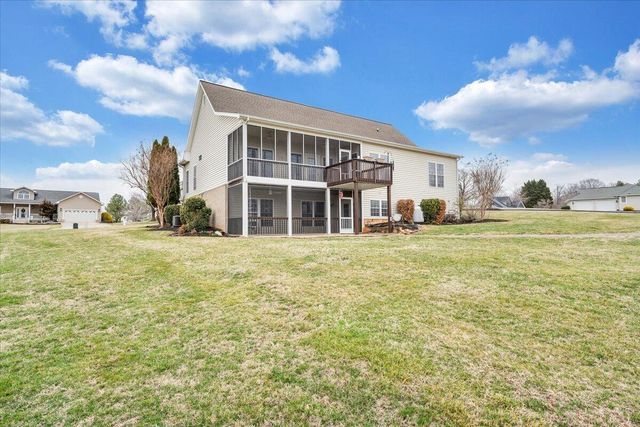 275 Chestnut Creek DR, Hardy, VA 24101