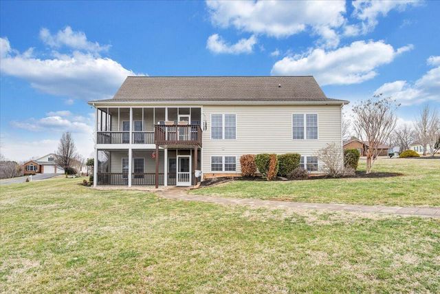 275 Chestnut Creek DR, Hardy, VA 24101