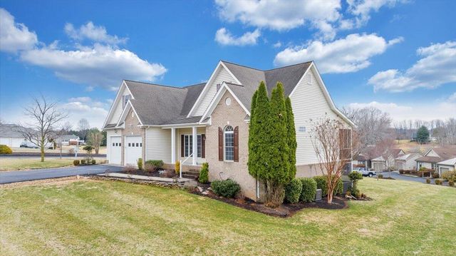 275 Chestnut Creek DR, Hardy, VA 24101