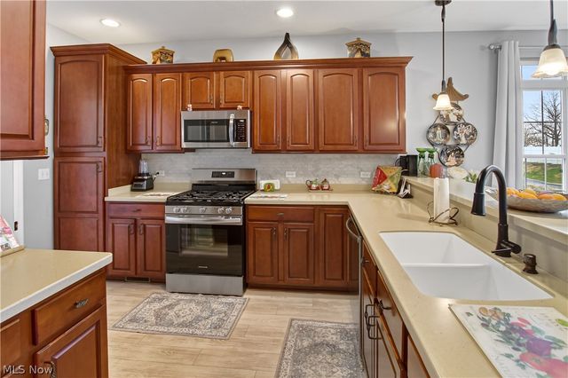 5121 Shepherds Glen, Willoughby, OH 44094